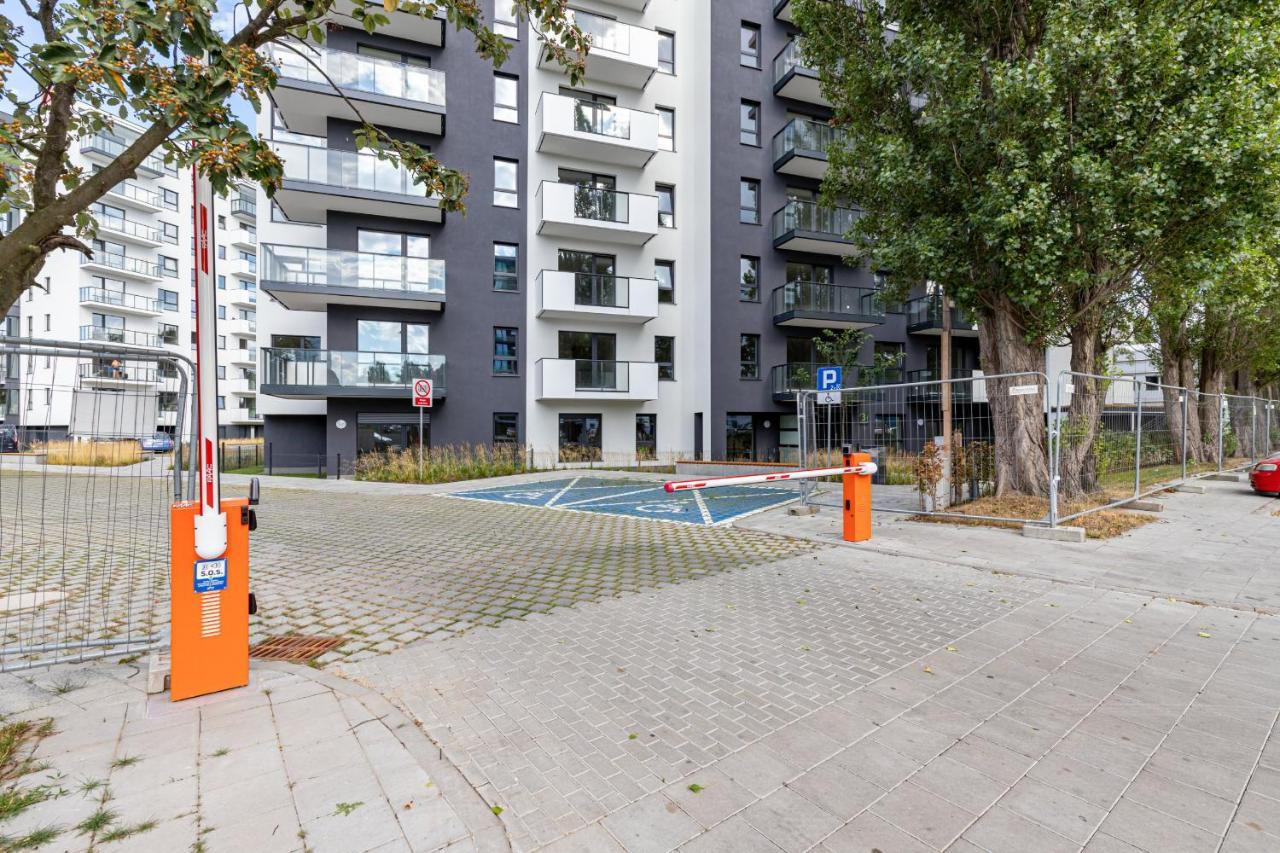 Mezzo Przymorze Parking&balcony By Renters Prestige Huoneisto